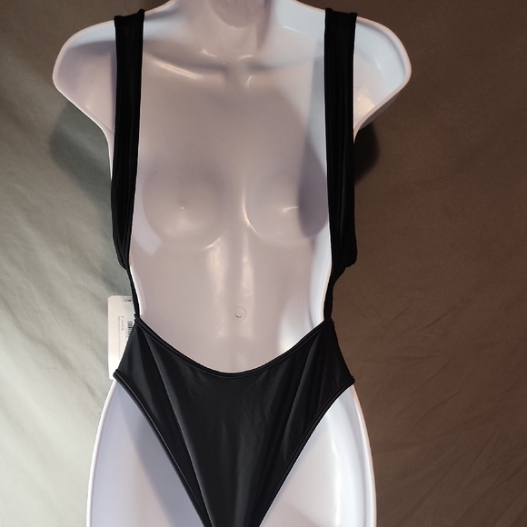 Boohoo NWT Black Cut-Out One Piece Swimsuit - Picture 5 of 10